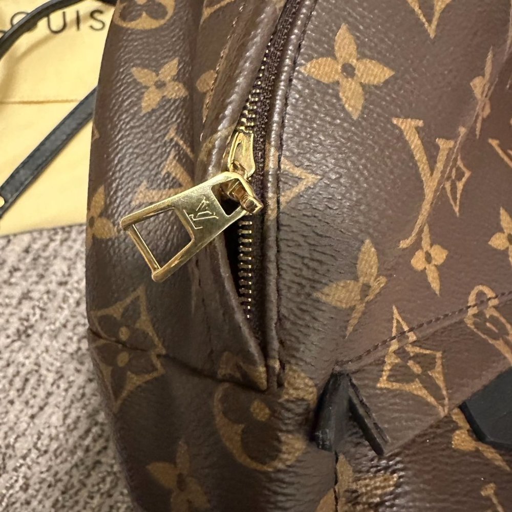 LV mini backpack - Picture 5 of 8